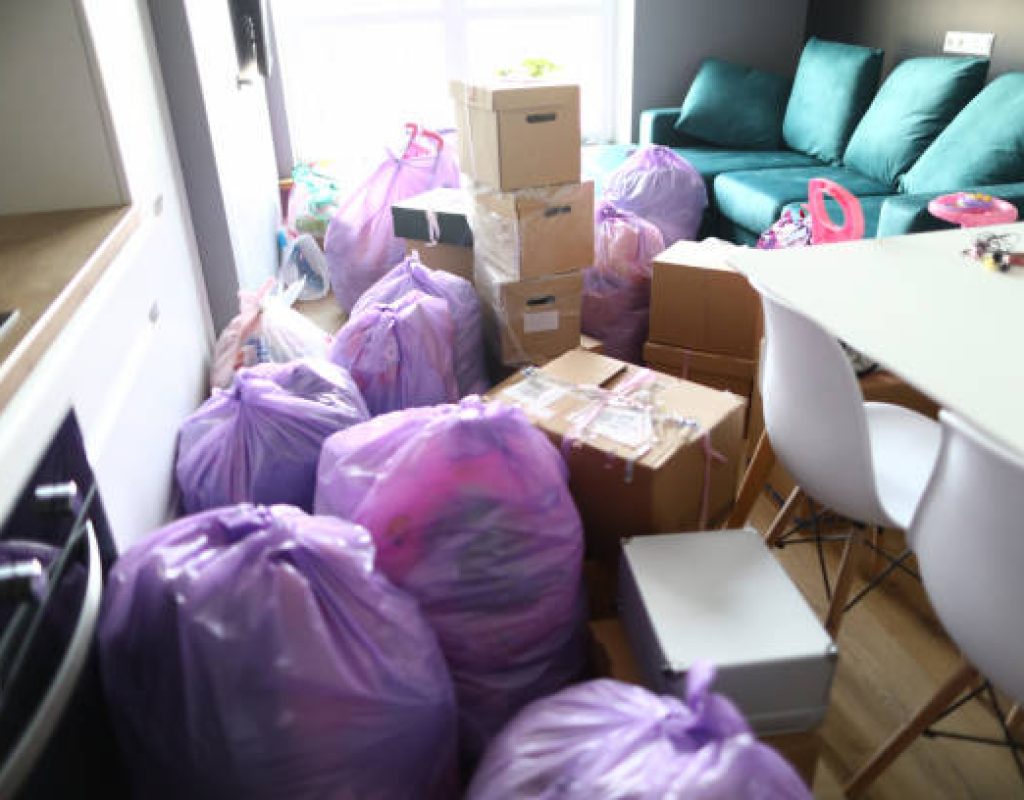 istockphoto-1277195361-612×612 Move out cleaning team ensuring spotless rental property Sellersburg IN
